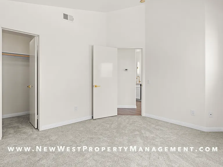 5522 Renaissance Ave #1 — Photo 30