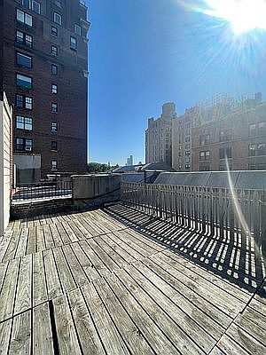 2nd image of 17 W 70th St