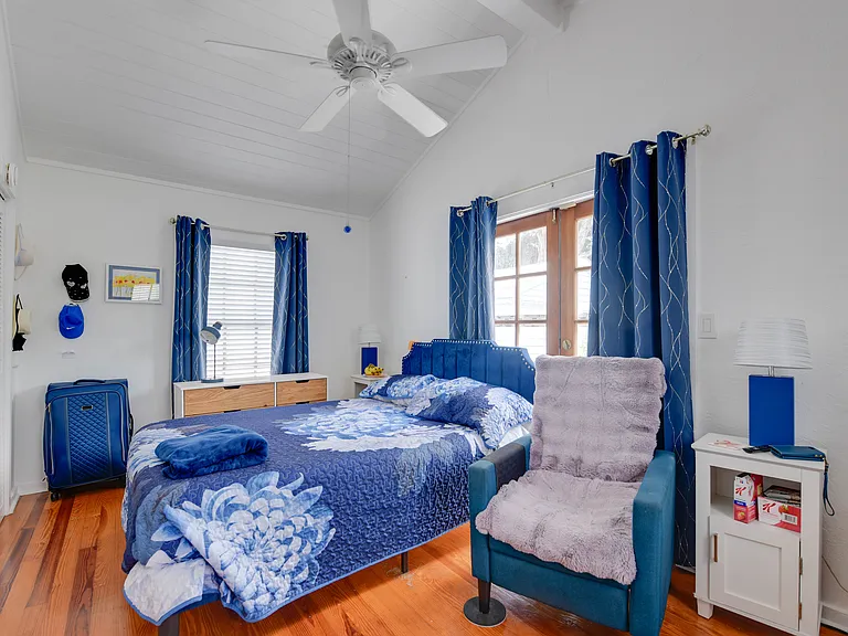 1009 Watson St — Photo 17