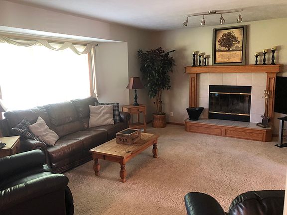 3rd image of 13604 S 18th St