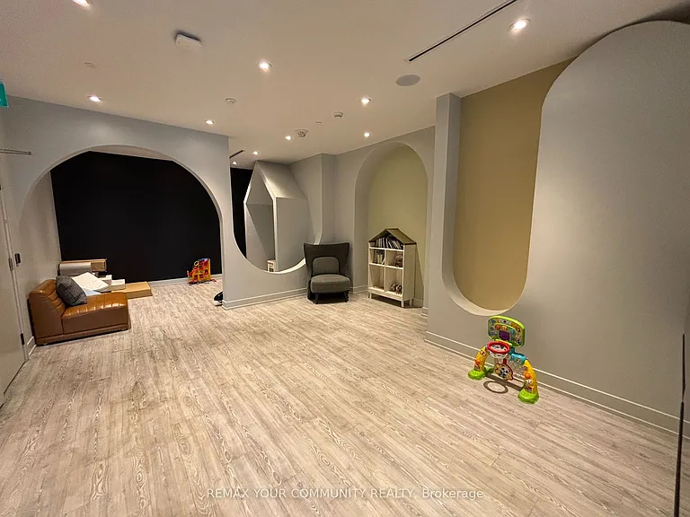 270 Dufferin St #601 — Photo 22