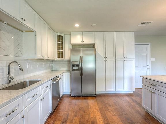 4th image of 5203 Chantilly Ln