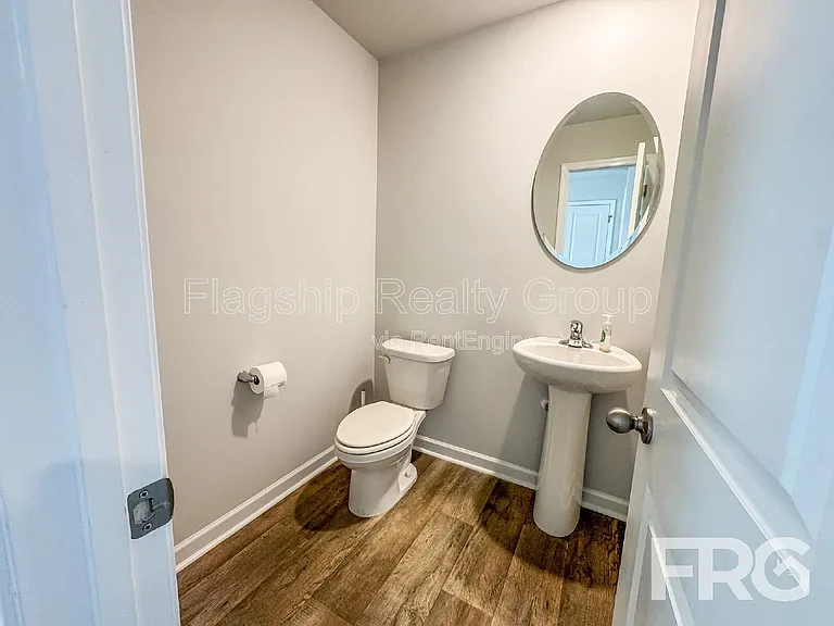 1313 Riverstone Dr — Photo 11
