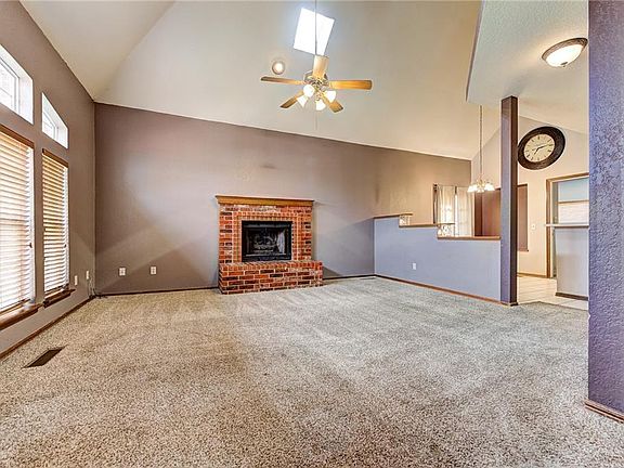 4th image of 1136 SW 130th St