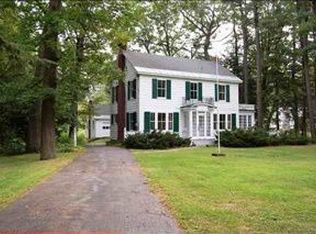 954 Saint Davids Ln, Schenectady, NY 12309