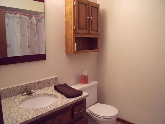 4th image of W161N10966 Meadow Dr