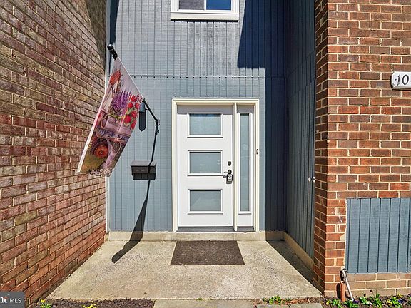 4th image of 10449 Kardwright Ct