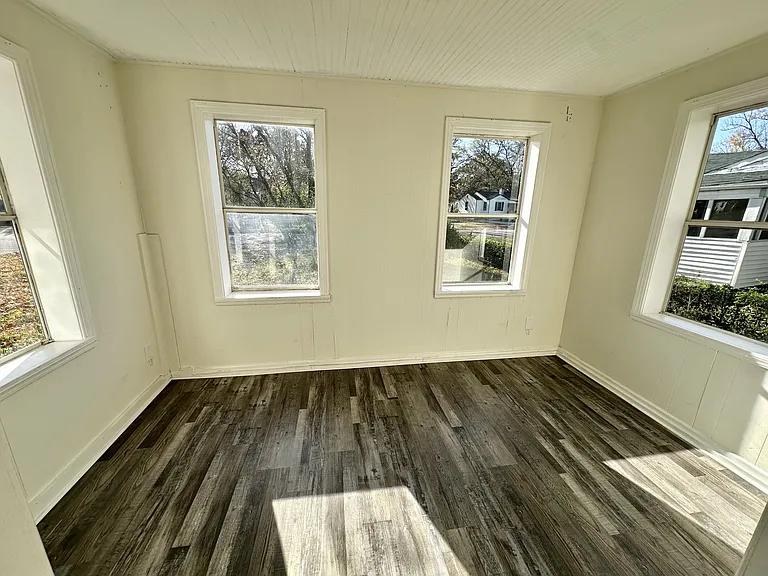 2026 Lee Ct SW — Photo 6