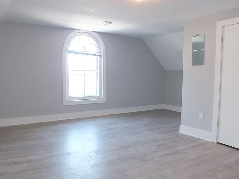 245 Laurier Ave E — Photo 16