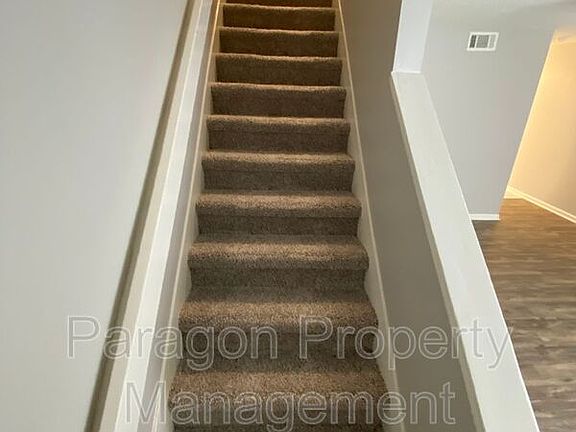 5th image of 120 Chalet North Ct #150