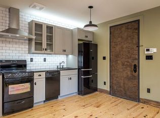 35 Newell St #1D, Brooklyn, NY 11222