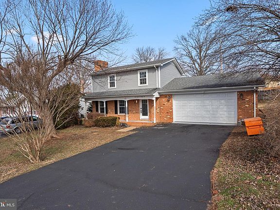 2nd image of 226 Chestnut Dr