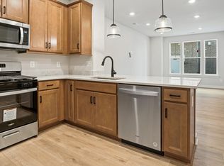 45166 Drowes Ter, Dulles, VA 20166