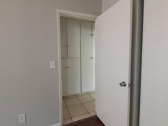 4th image of 14015 Oxnard St #8bbmep3jv