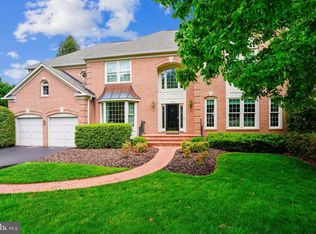 9352 Braymore Cir, Fairfax Station, VA
