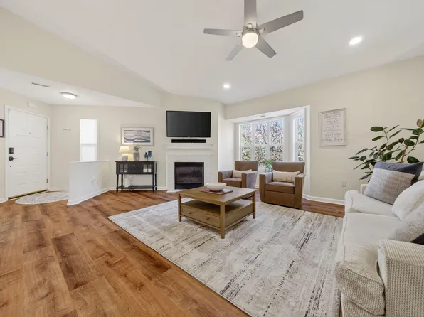 1911 Falls Landing Dr Unit 203, Raleigh, NC 27614