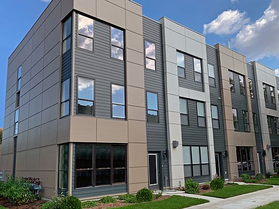 3rd image of 3157 N Karlov Ave Bldg 1