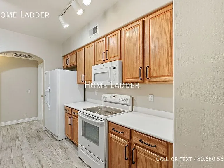 955 E Knox Rd #125 — Photo 11