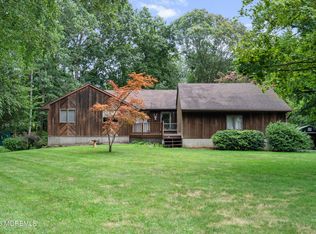 3 Corinne Ct, Jackson, NJ 08527