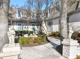 6708 W 109th St APT E, Overland Park, KS 66211