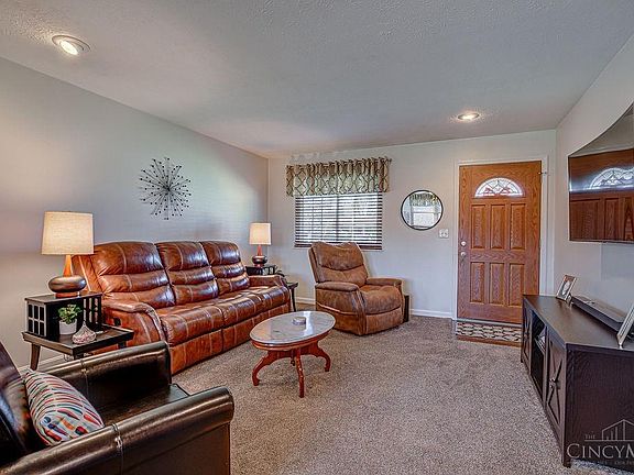 3rd image of 2471 Chesterhill Dr
