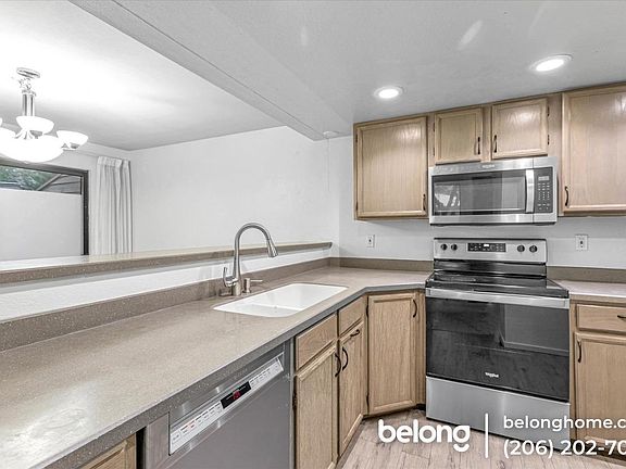 4th image of 15915 NE 42nd St #18A