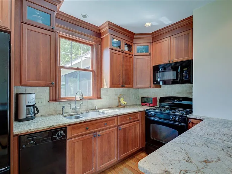 127 Foote St — Photo 21
