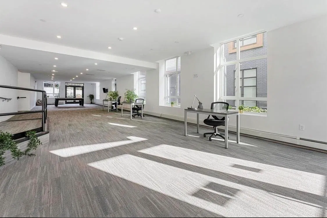 1 bed, 550 sqft, $1,700 — Photo 3