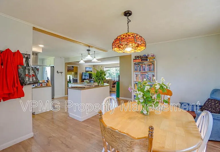 3956 Columbia Heights Rd — Photo 8