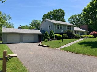 1 Woodlawn Rd, Hadley, MA 01035