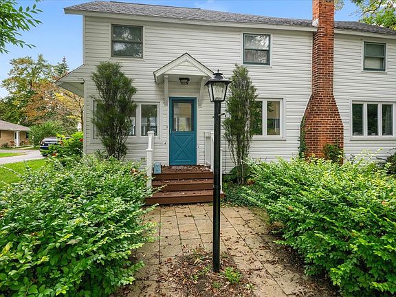 4th image of 223 Peach Ave