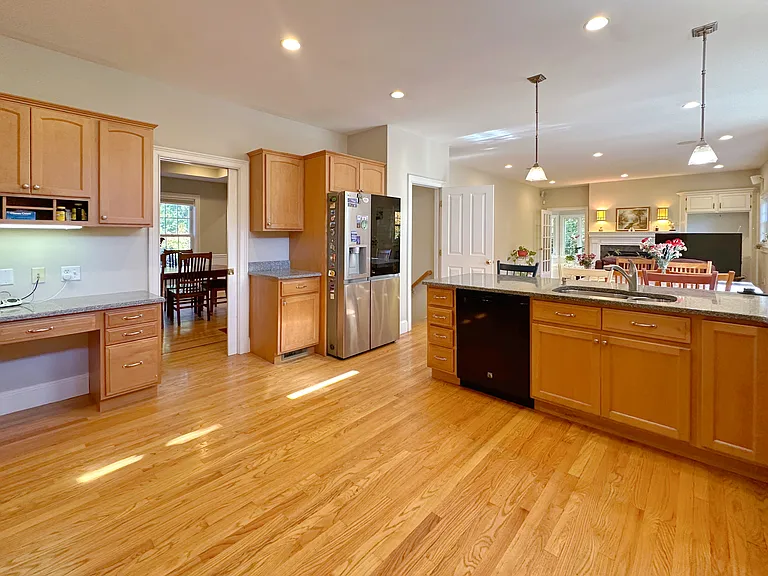 11 Oakland St — Photo 11