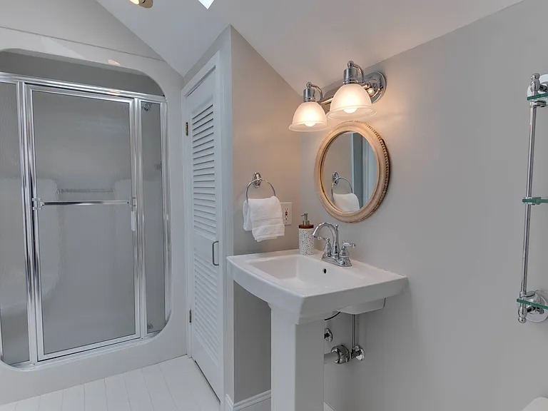 6 Martindale Ct — Photo 17