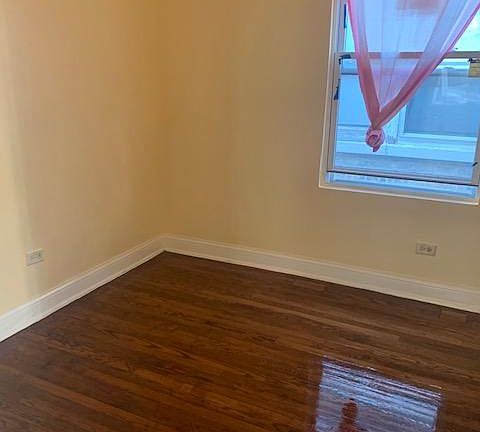 4th image of 6922 S Maplewood Ave #2