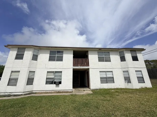 825 Quetzal St APT 3, Corpus Christi, TX 78418