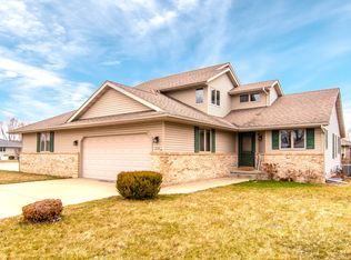 210 S McGinty St, Diamond, IL 60416