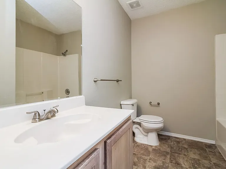 717 Lovern St — Photo 14