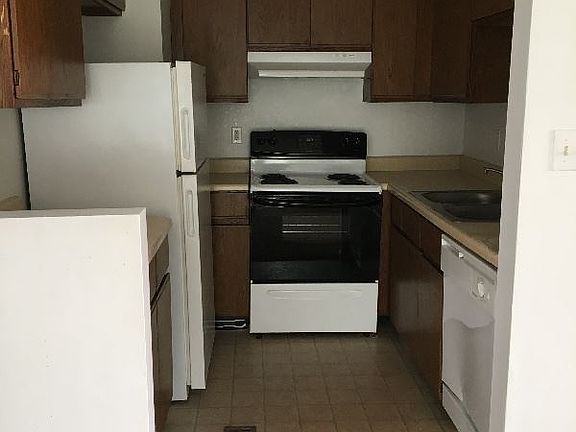4th image of 3820 Sherman Towne Dr