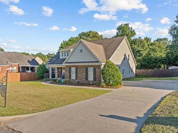2nd image of 302 Craftsman Dr