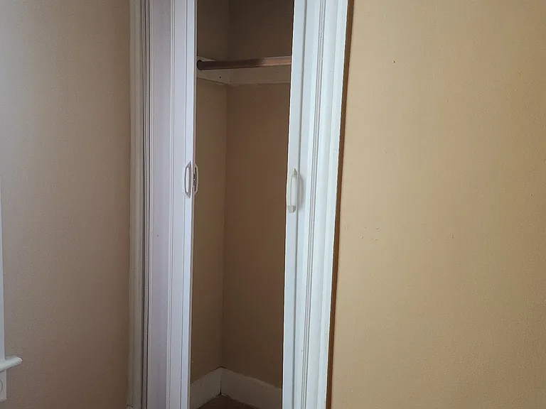 105 Draper St #1 — Photo 2