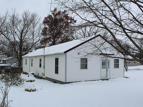 3rd image of 221 Lovell St