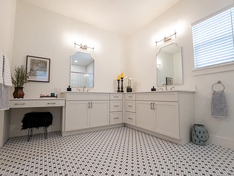 549 W Hancock St — Photo 15