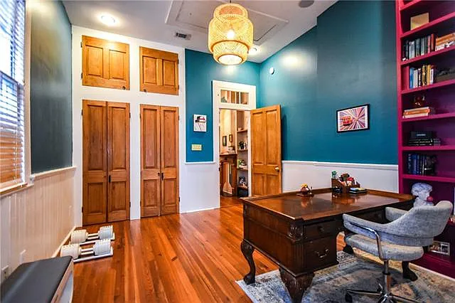 4427 Annunciation St — Photo 24
