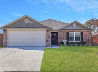 2405 Elmwood Ave, Lowell, AR 72745