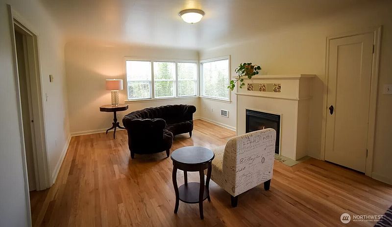 2nd image of 9202 17th Avenue SW