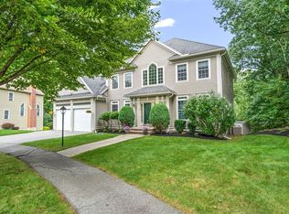 11 Pondview Ln, Reading, MA 01867