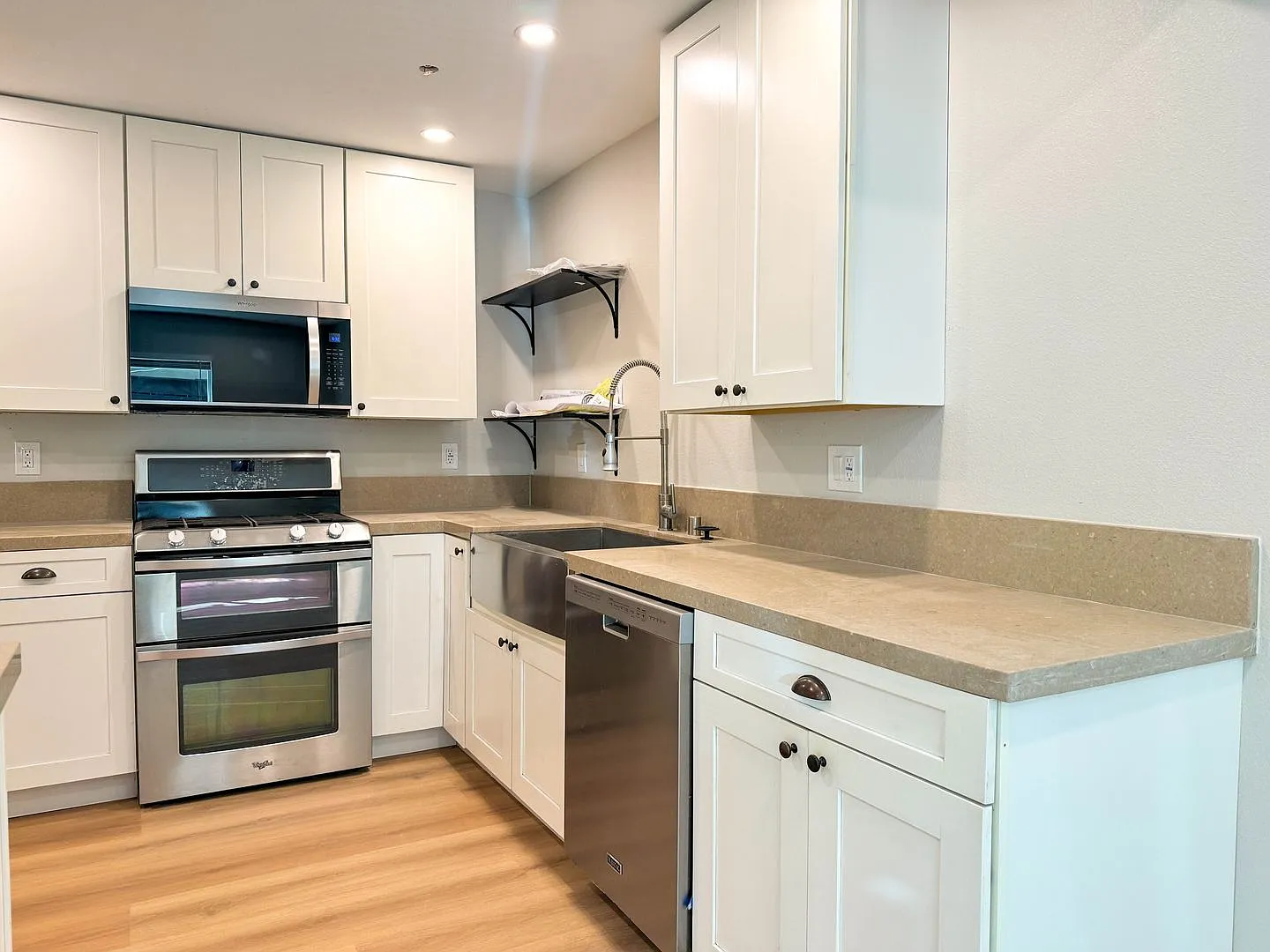 Fourth Ave Apartments — Photo 4