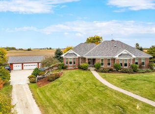 6N588 McGough Rd, Maple Park, IL 60151