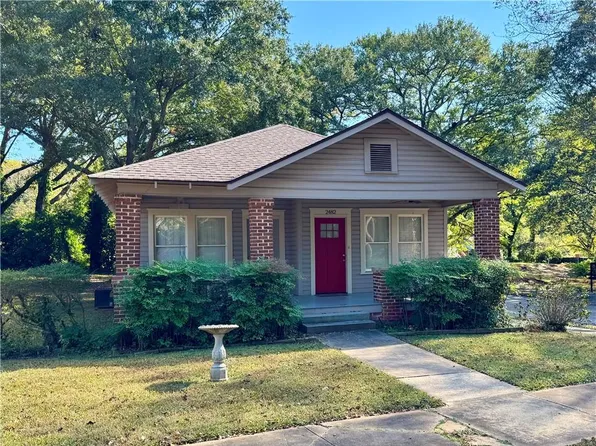 2482 Maple St, East Pt, GA 30344