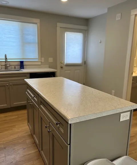 42 Thornton Ave — Photo 1